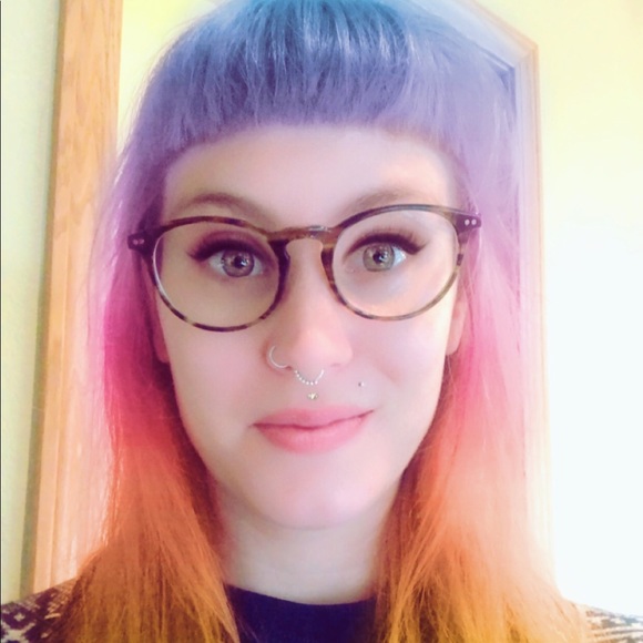 Meet your Posher, Emma - Picture 2 of 3